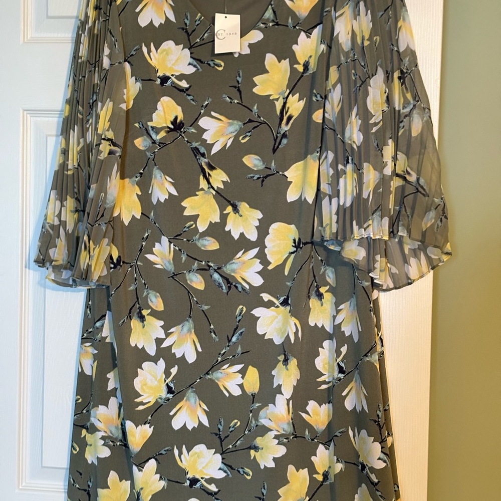 Chic Olive Floral Long Sleeve Dress